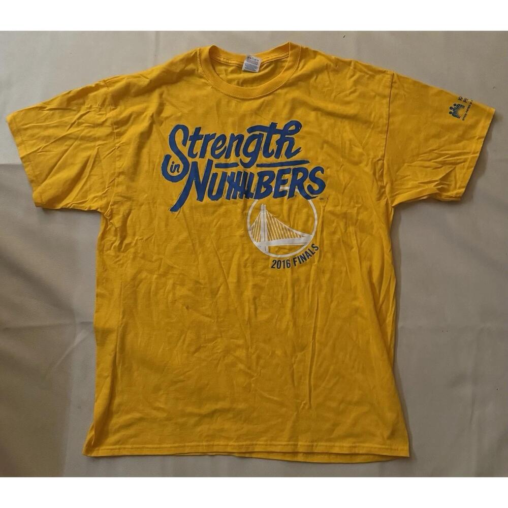 Golden State Warriors 15-16 Finals Auto-Signed Team Tee Strength In Numbers